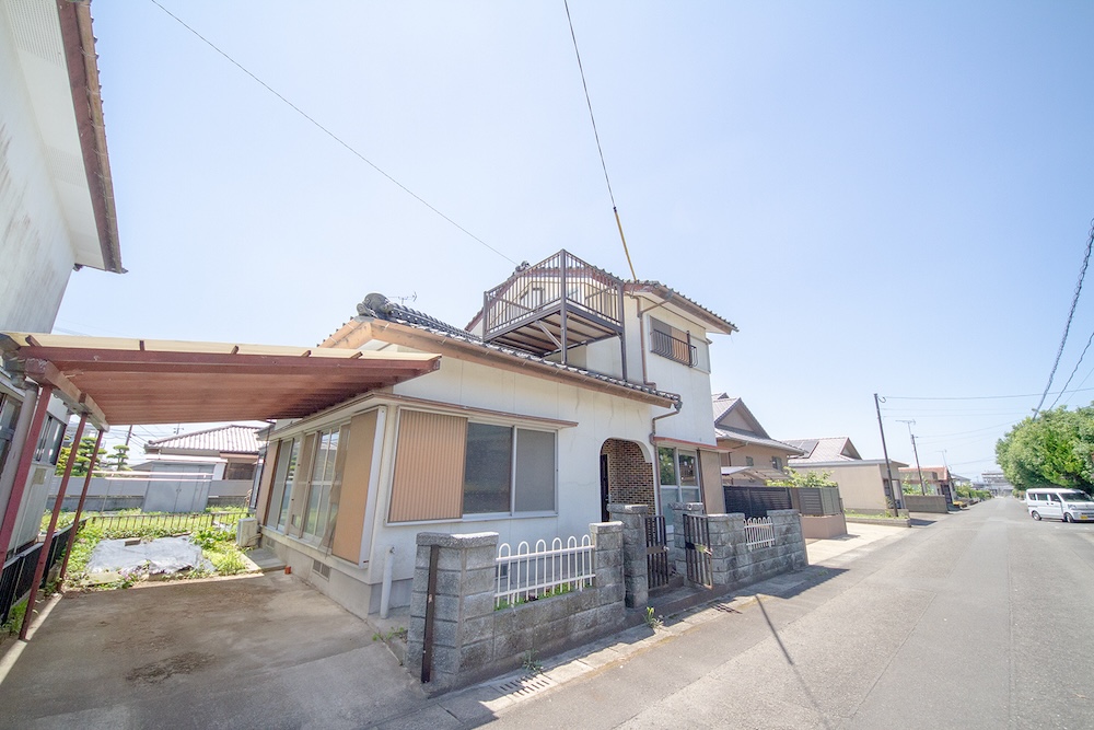 【昭和レトロな二階建て】懐かしさの中に強烈個性。手を加えるほど愛着が湧く空き家