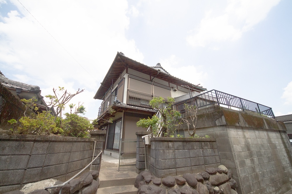 【変わった造りのお家！】駅まで徒歩30秒！なんかワクワクする空き家