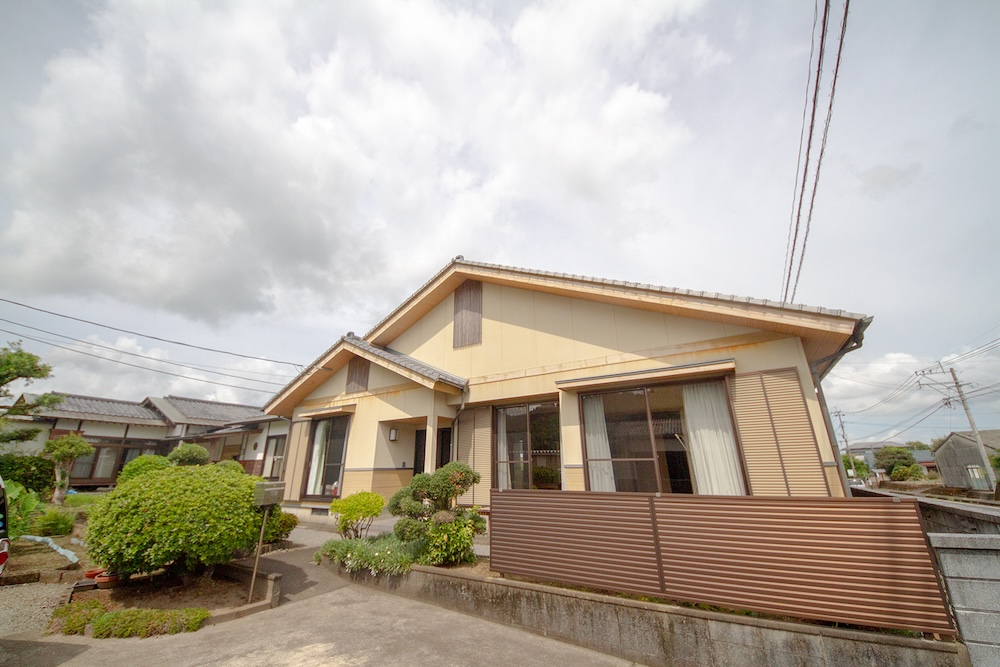 【田舎暮らしだけど立地は最高】直ぐにでも入居可能！補修など一切不要の良物件