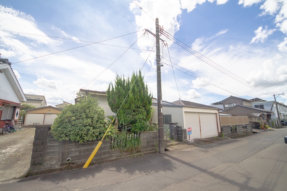 【壊れるほど愛したいぃぃ♫】家の三分の一が縁側！？シャムシェイドもビックリな空き家