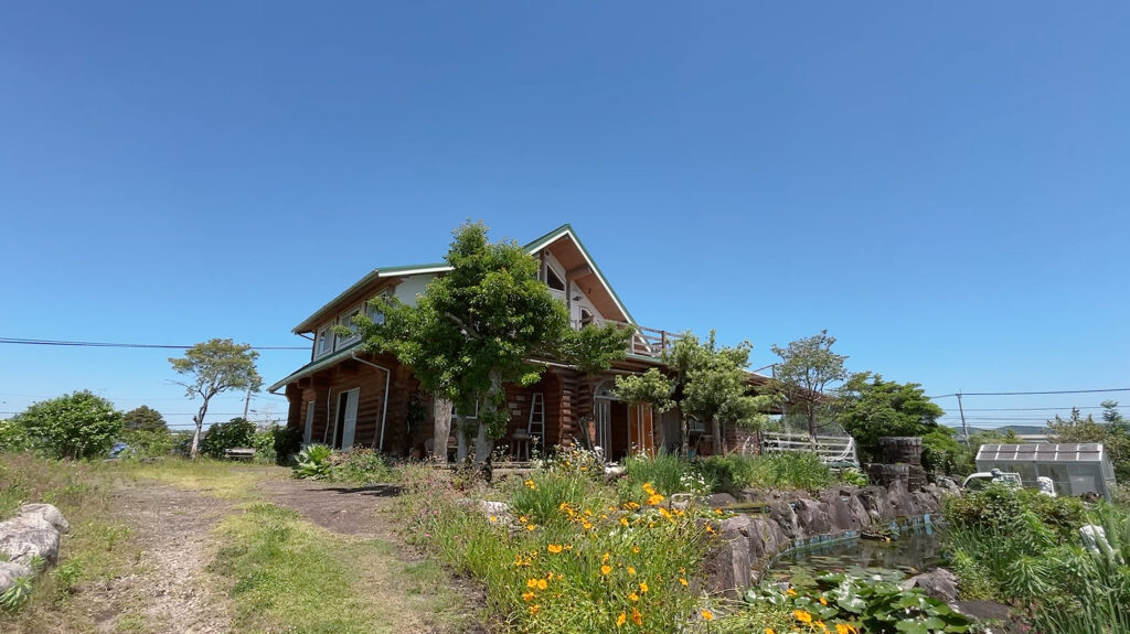 【水車が回る、自由な暮らし】ログハウスで始める、夢の暮らし。宿泊施設できる、無限の空き家。