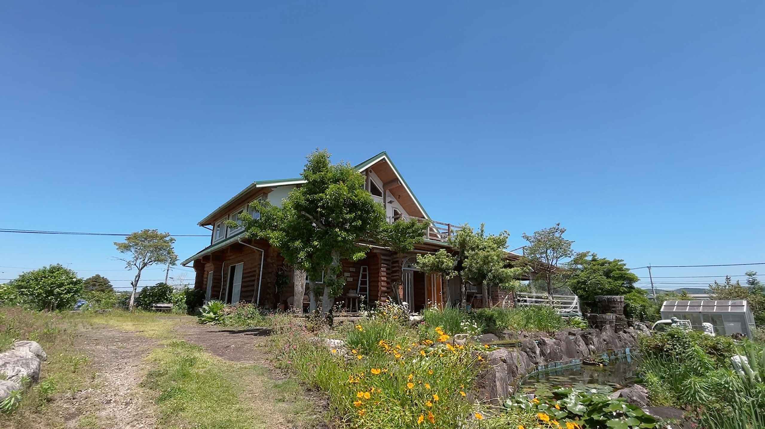 【水車が回る、自由な暮らし】ログハウスで始める、夢の暮らし。宿泊施設できる、無限の空き家。